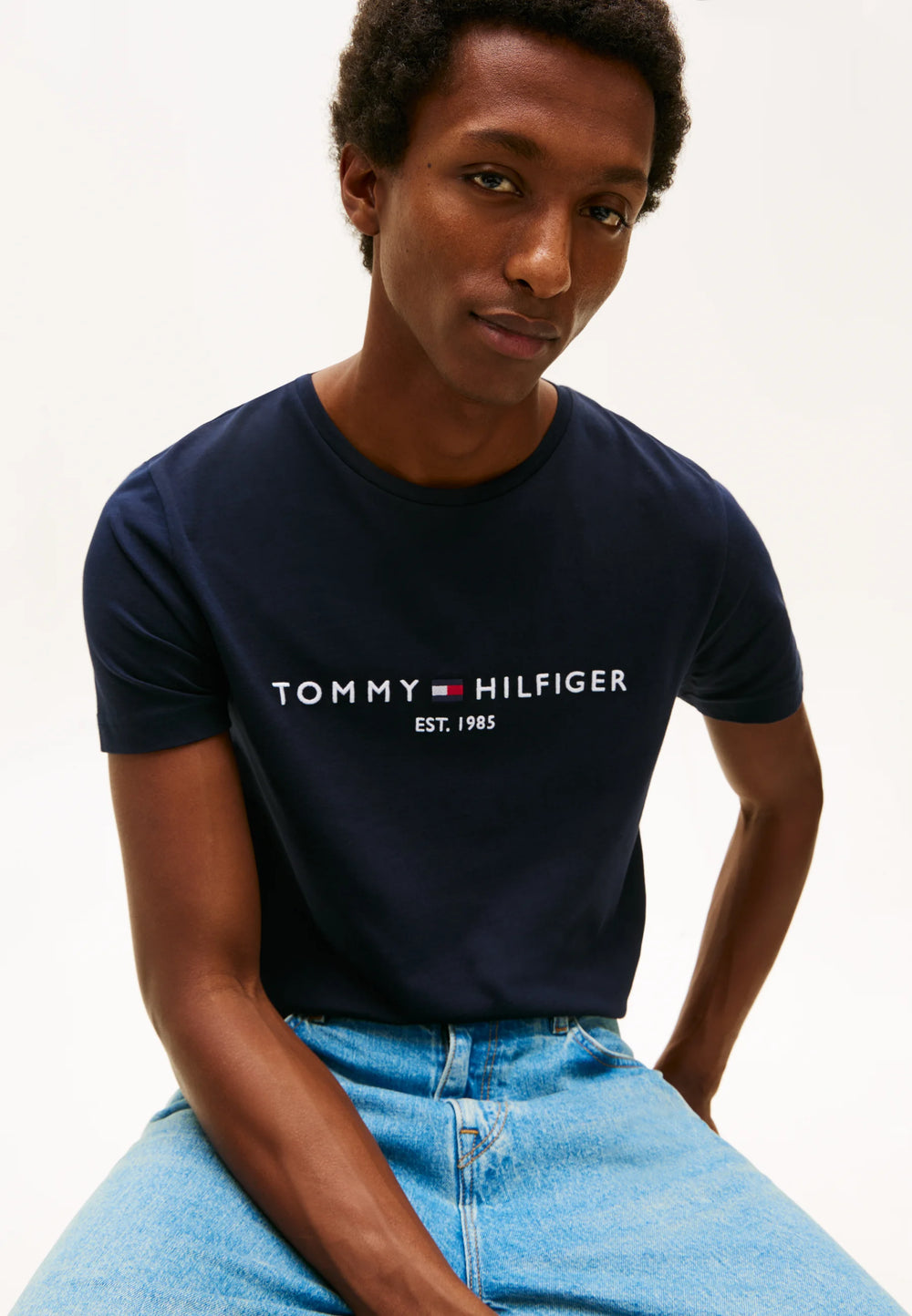 Tommy Hilfiger.
